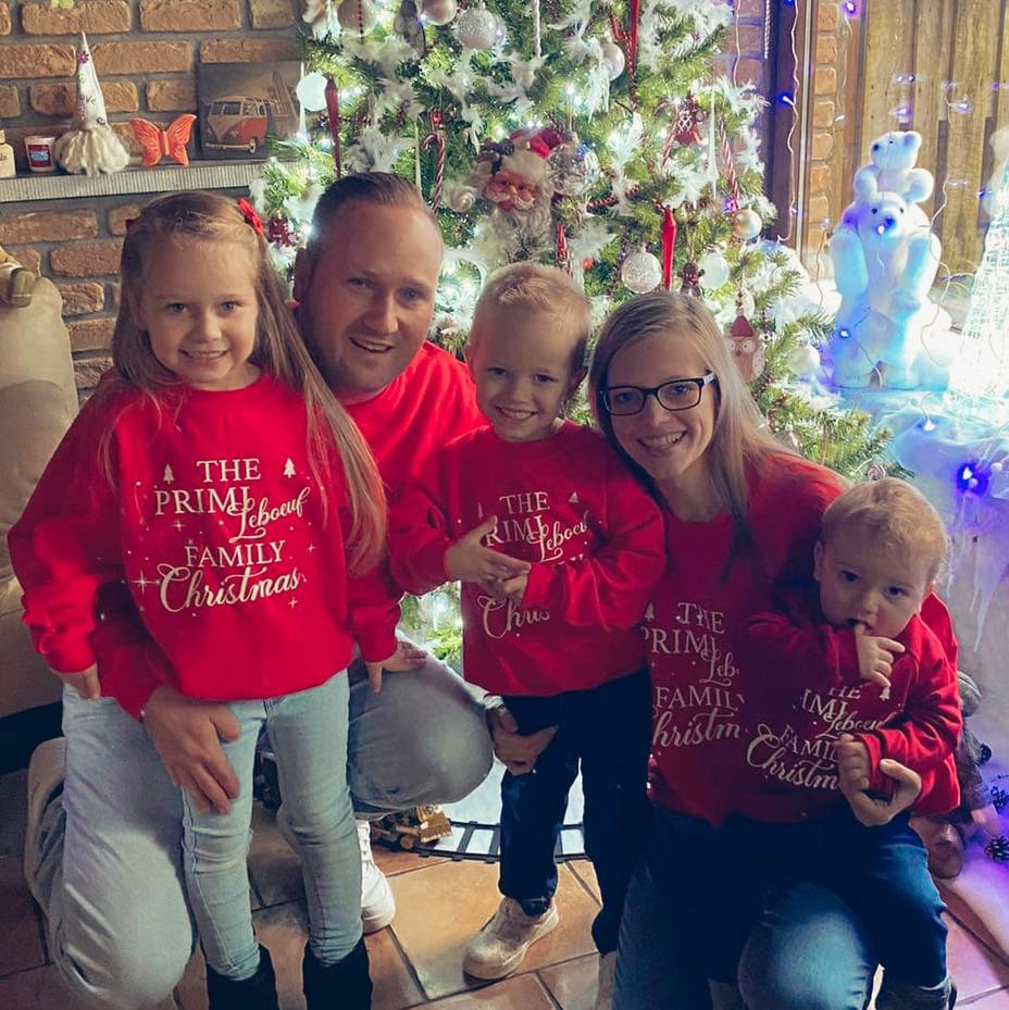 Pull rouge de Noël Famille - The... Family Christmas