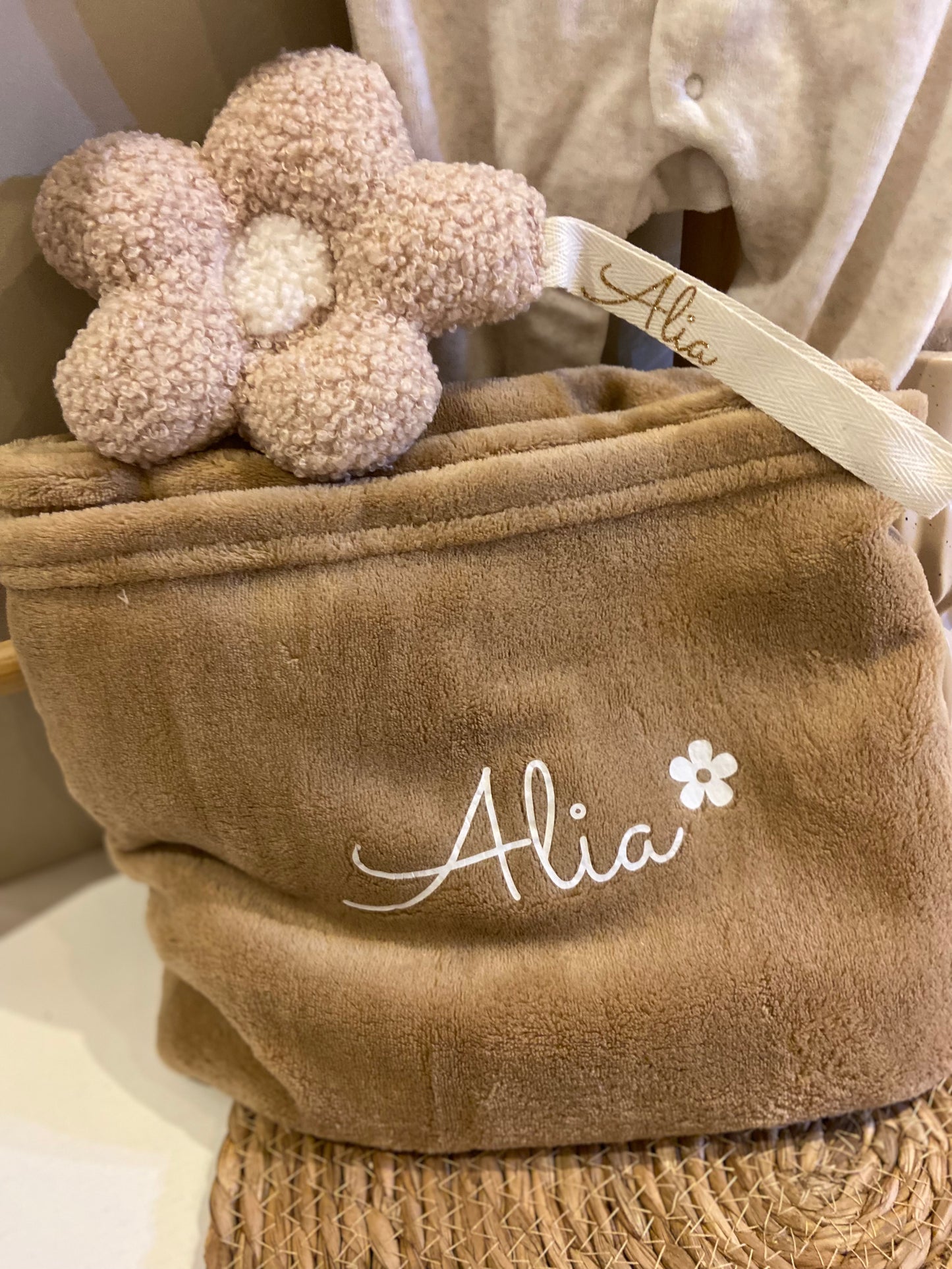 Flower box - Alia