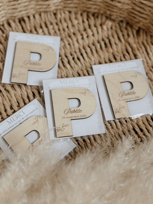 Magnet lettre feuillage en bois