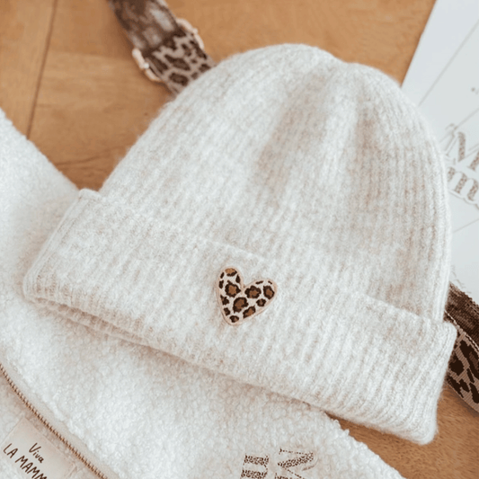 Bonnet en laine avec coeur léopard