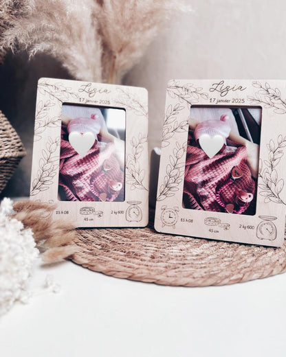 Cadre feuillage en bois gravé naissance