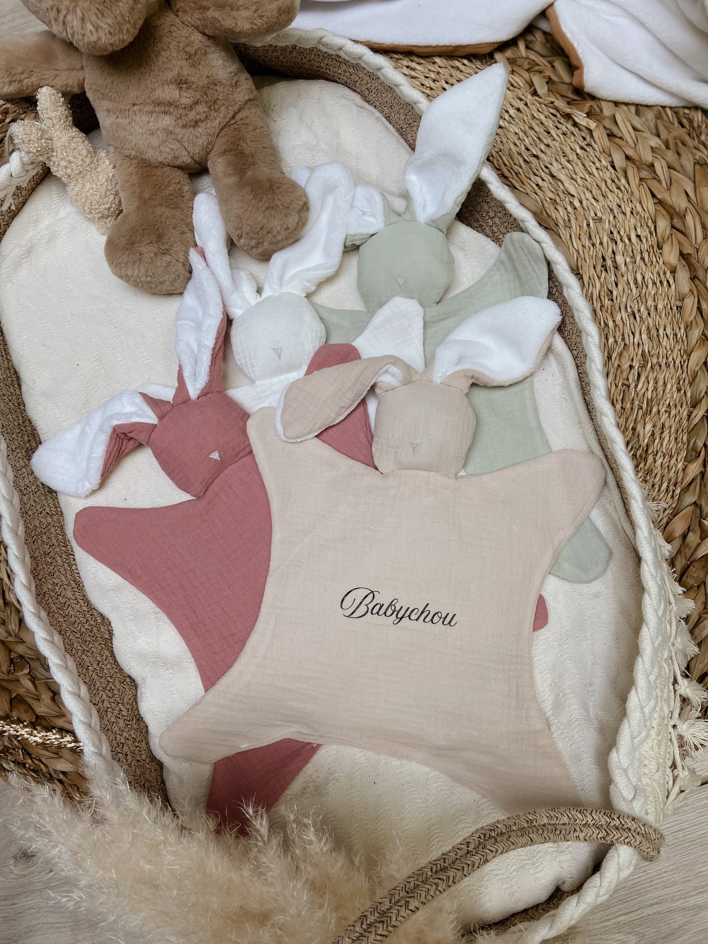 Doudou lapin avec oreilles polaires