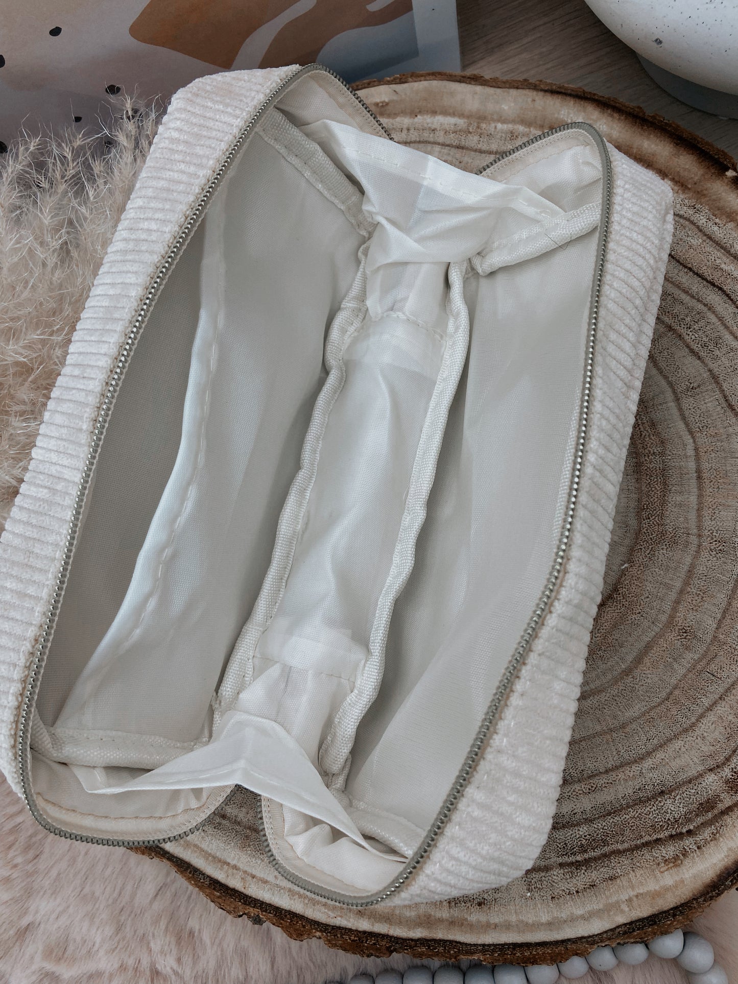 Trousse côtelée