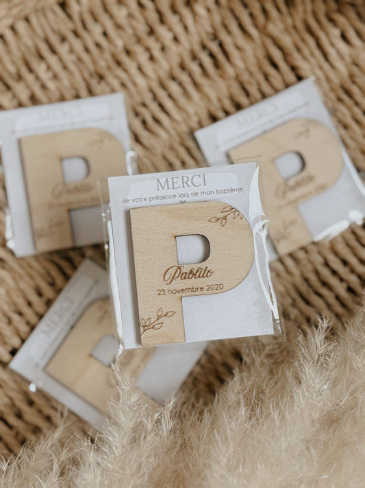Magnet lettre feuillage en bois
