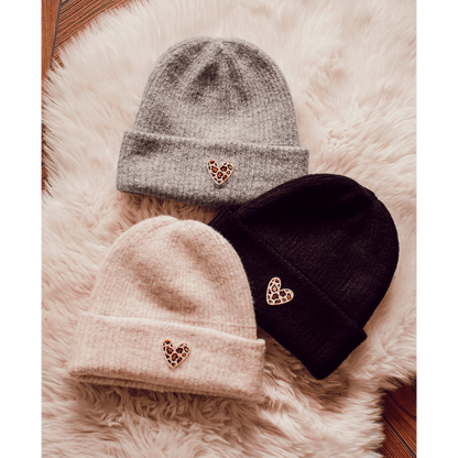 Bonnet en laine avec coeur léopard